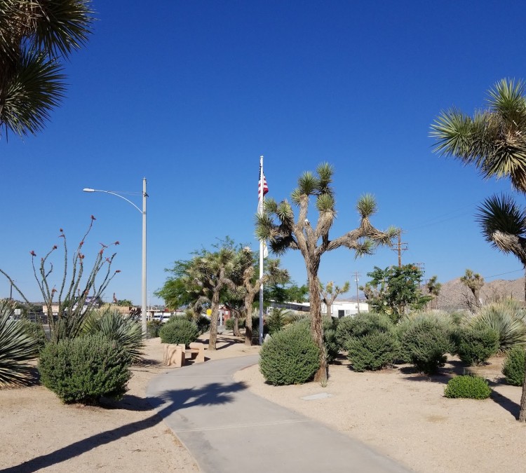 Triangle Park (Yucca&nbspValley,&nbspCA)